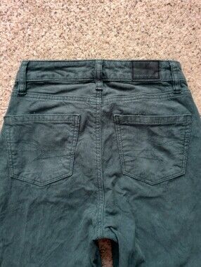 American Eagle Mom Straight Jean Green Corduroy Size 000 Regular Fall Autumn